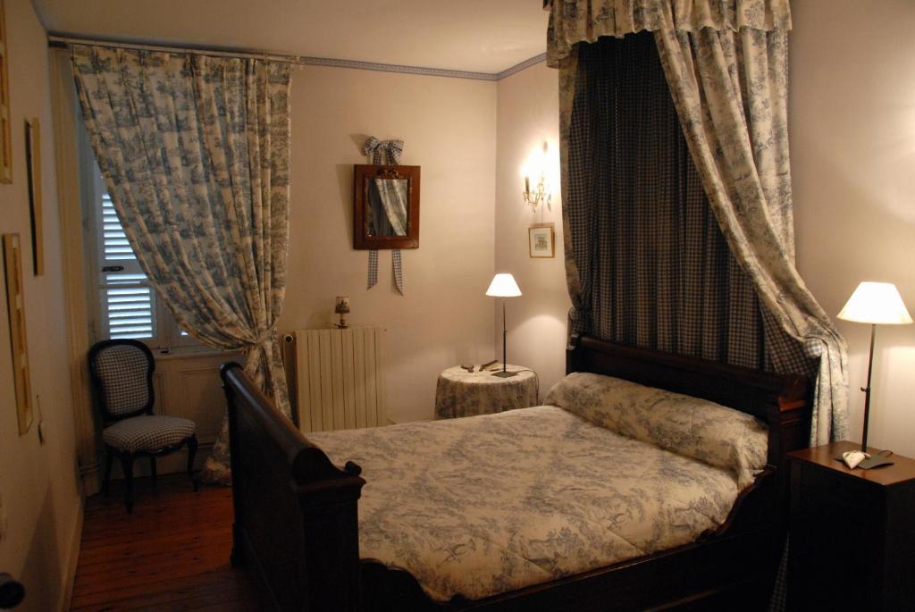 ブラセ Chateau De La Flechere Bed & Breakfast 部屋 写真