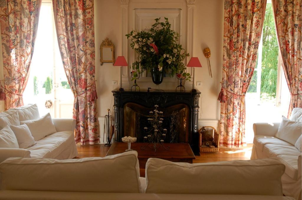 ブラセ Chateau De La Flechere Bed & Breakfast エクステリア 写真